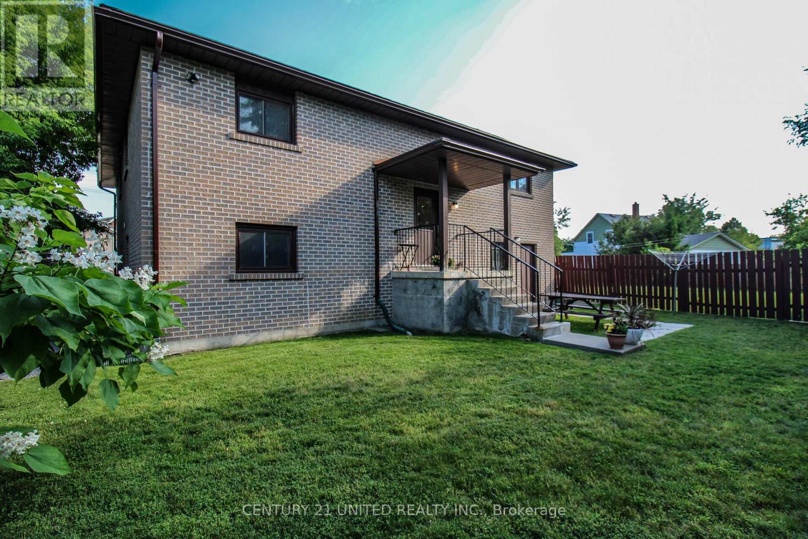 200 Lake Street, Peterborough Central, Ontario  K9J 2H3 - Photo 10 - X12045305