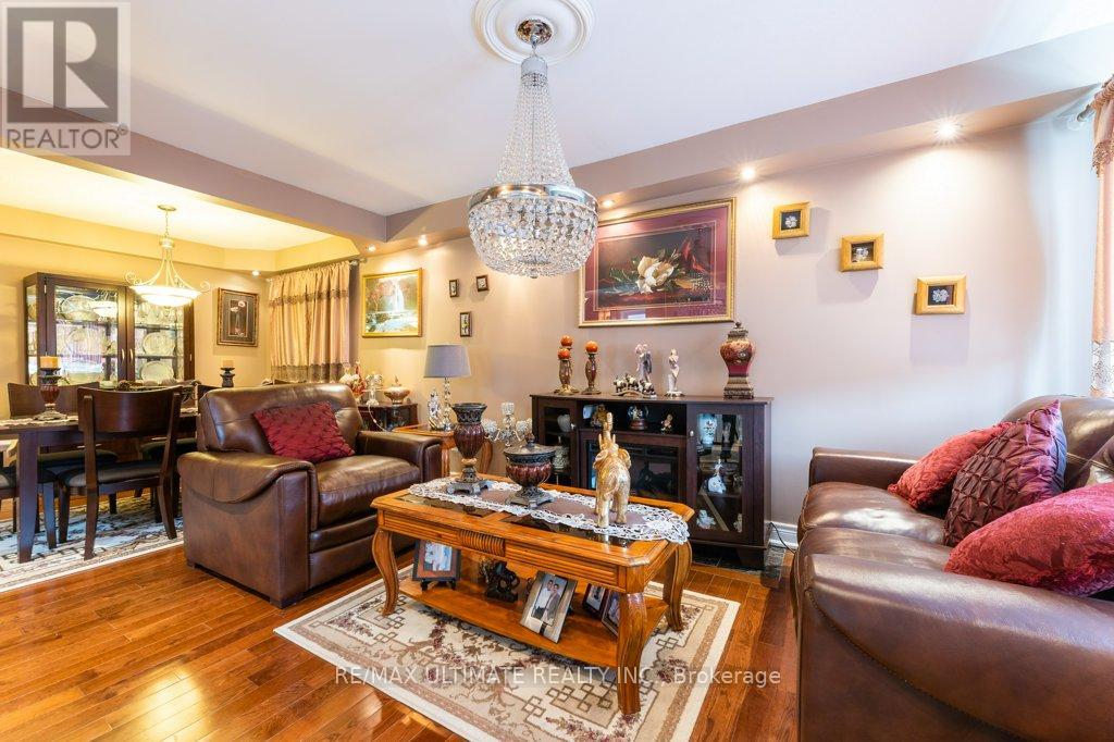 Property at 698 OLD WESTON ROAD W image 2