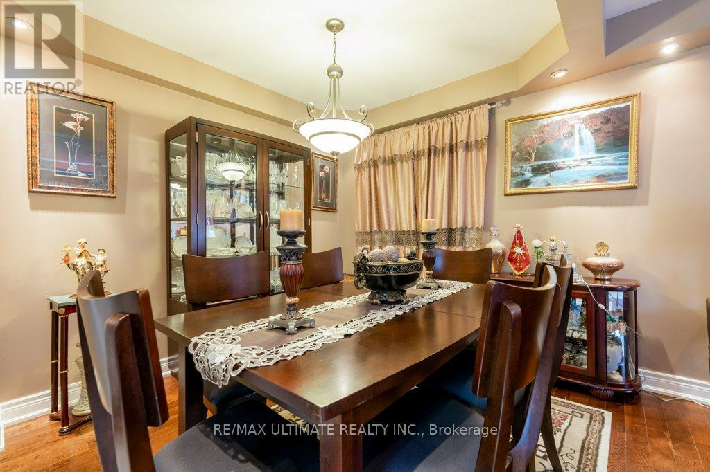 Property at 698 OLD WESTON ROAD W image 4