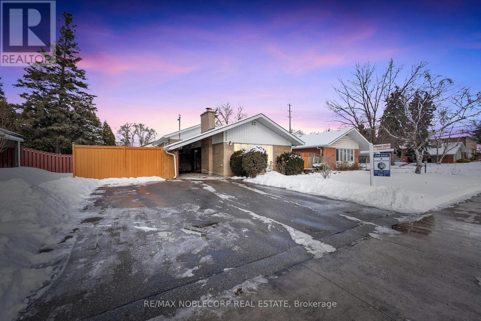 Property at 4230 BLOOR STREET W image 3