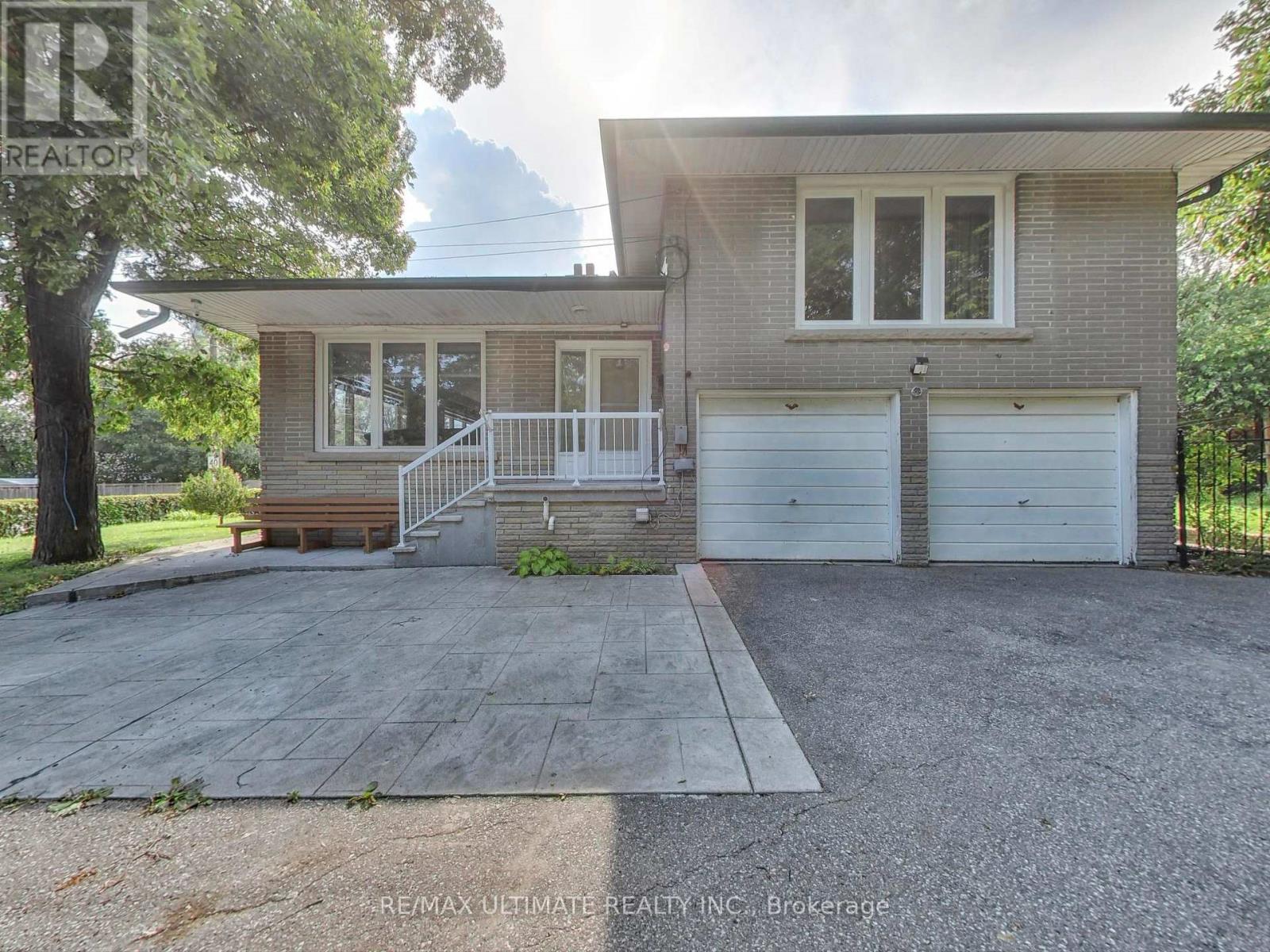 Property at 216 GARY DRIVE image 3