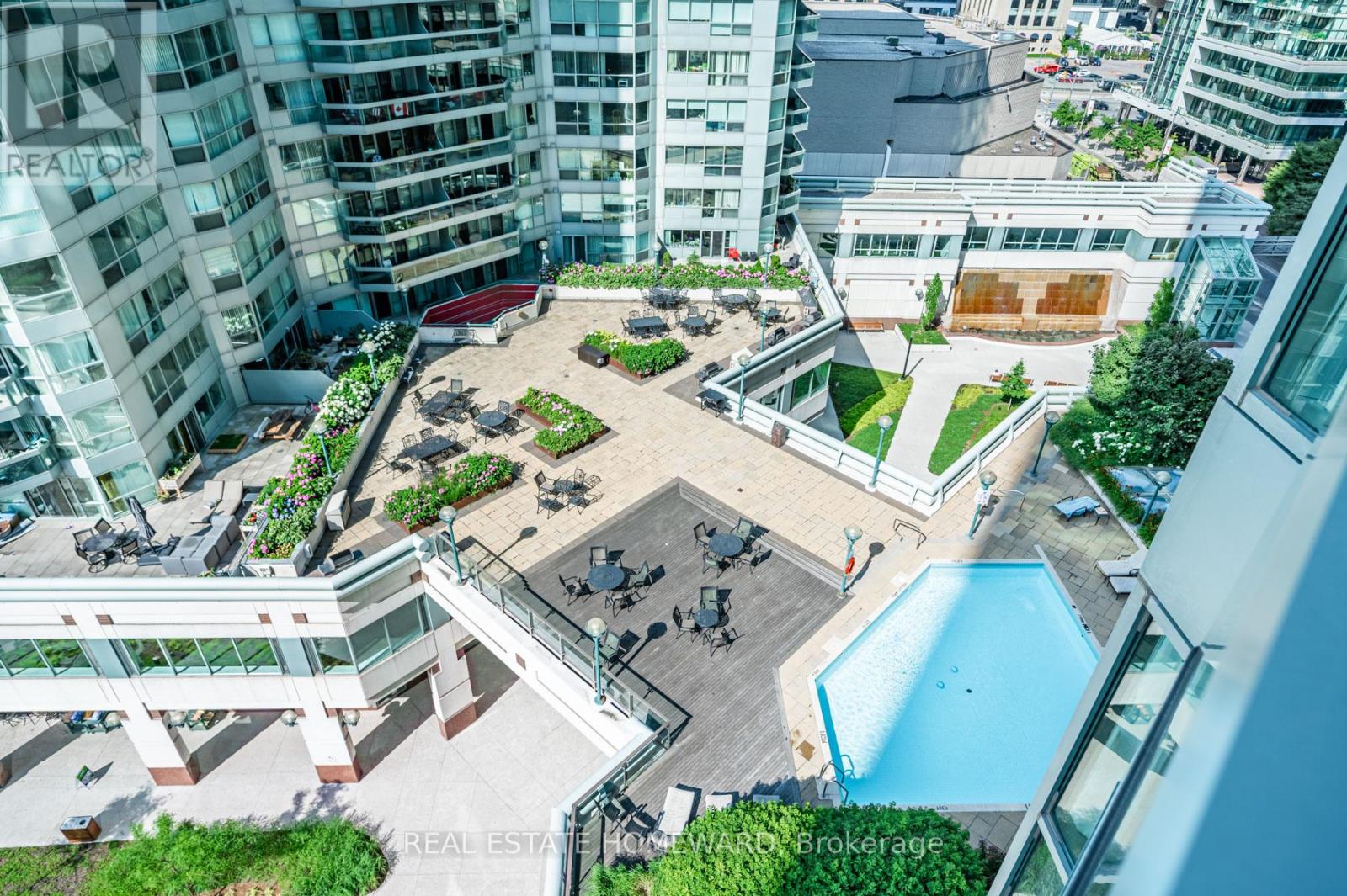 Ph2 - 10 Queens Quay W, Toronto (Waterfront Communities), Ontario  M5J 2R9 - Photo 42 - C12045189