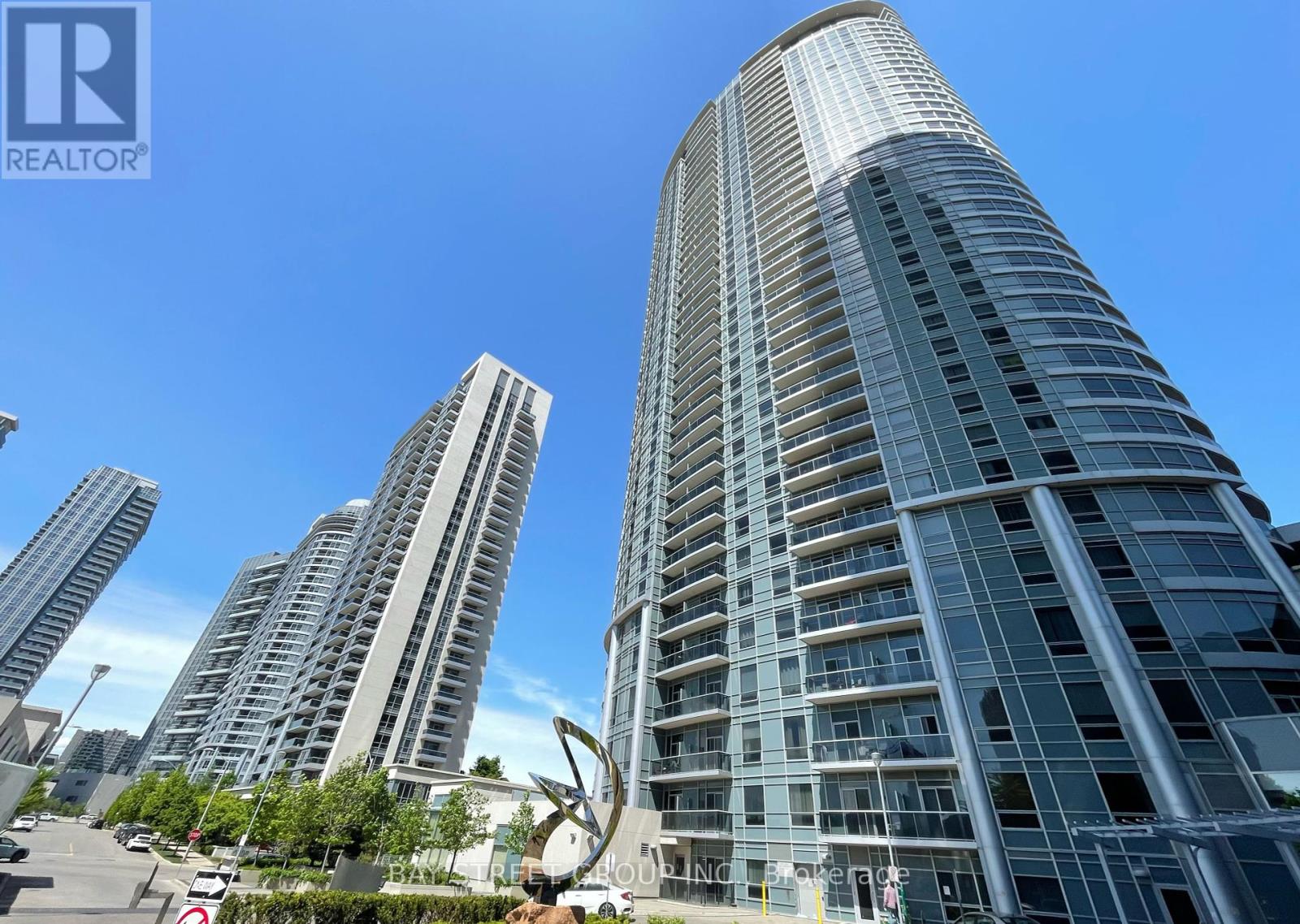 2325 - 135 Village Green Square, Toronto (Agincourt North), Ontario  M1S 0G4 - Photo 1 - E12045321