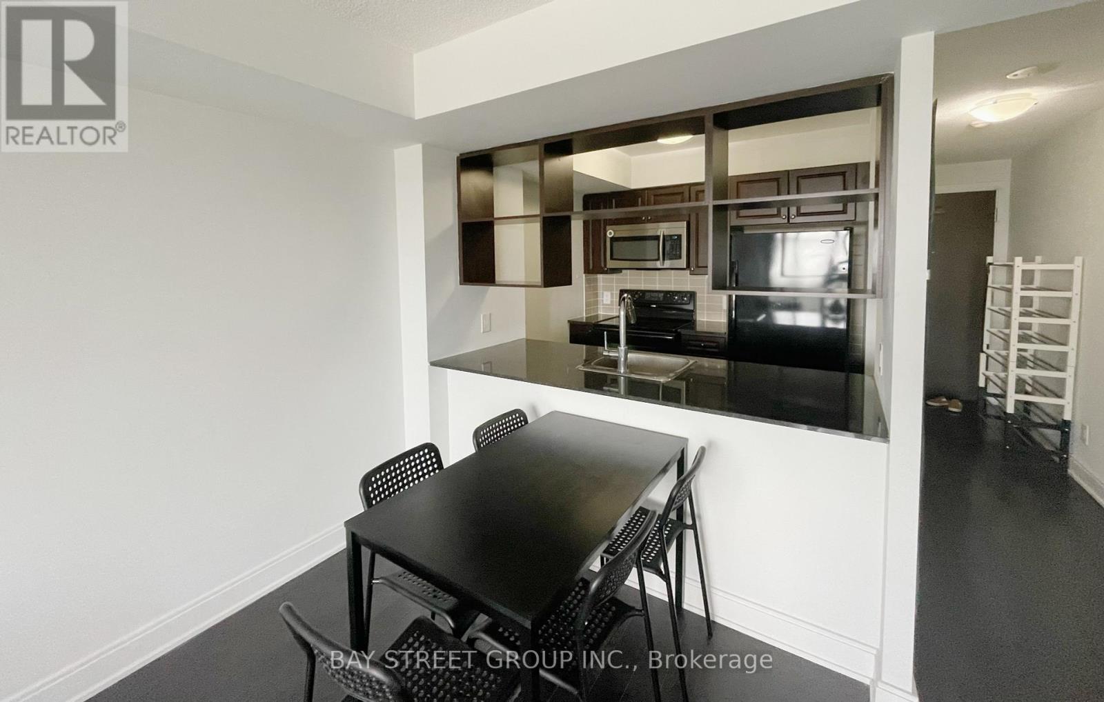 2325 - 135 Village Green Square, Toronto (Agincourt North), Ontario  M1S 0G4 - Photo 3 - E12045321
