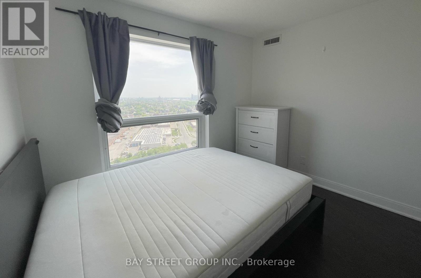2325 - 135 Village Green Square, Toronto (Agincourt North), Ontario  M1S 0G4 - Photo 8 - E12045321