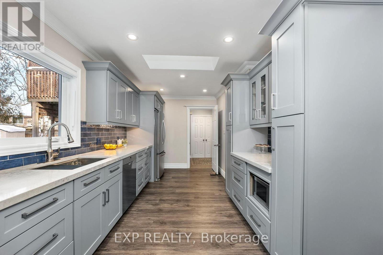 Property at 12 GOLFVIEW CRESCENT image 4