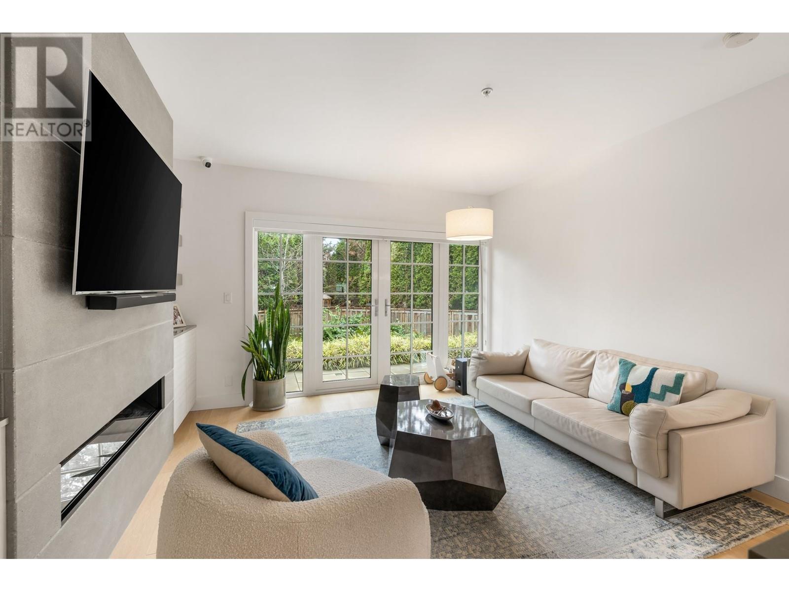 15 1133 Ridgewood Drive, North Vancouver, British Columbia  V7R 0A5 - Photo 11 - R2982716