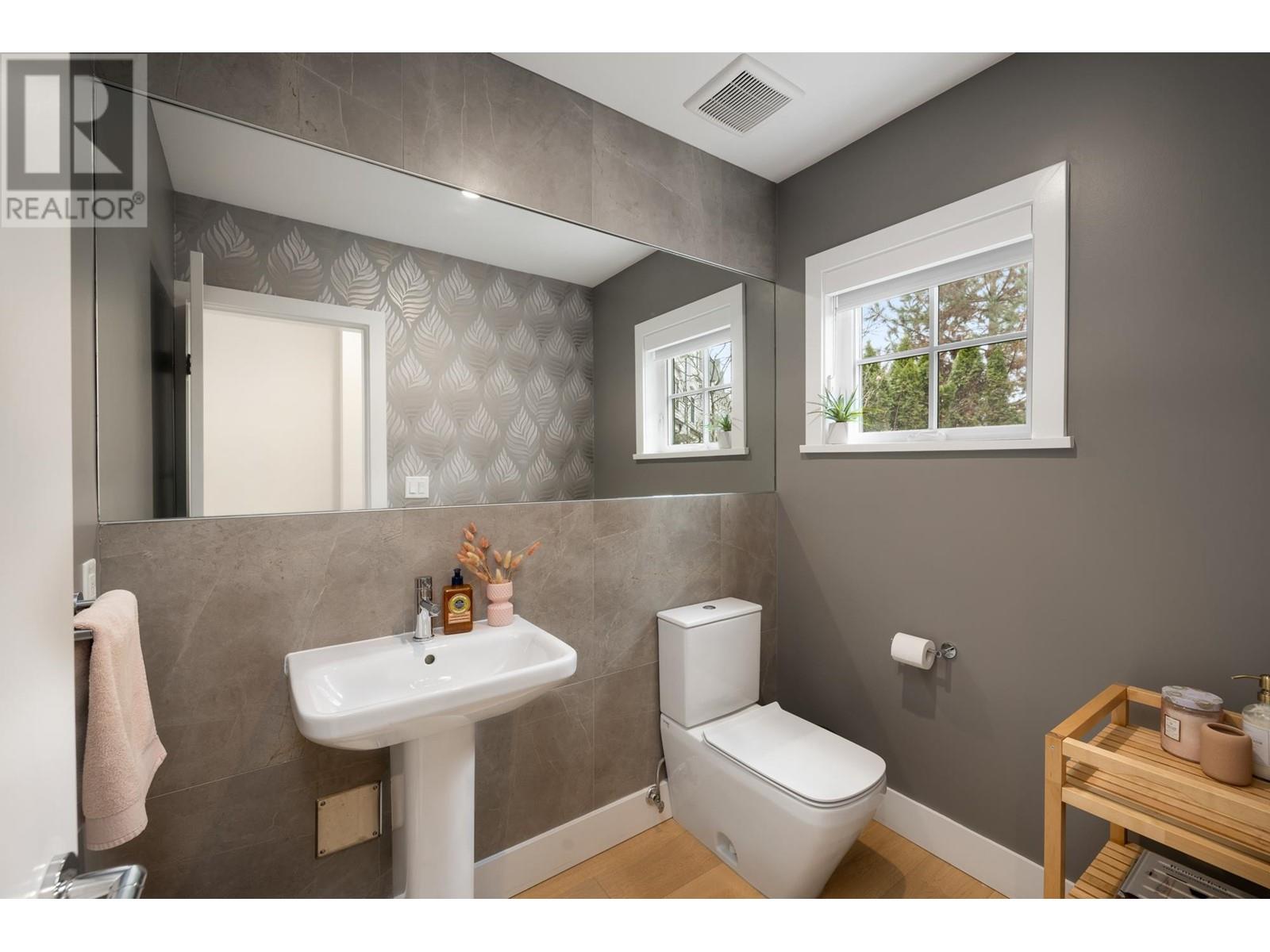 15 1133 Ridgewood Drive, North Vancouver, British Columbia  V7R 0A5 - Photo 18 - R2982716