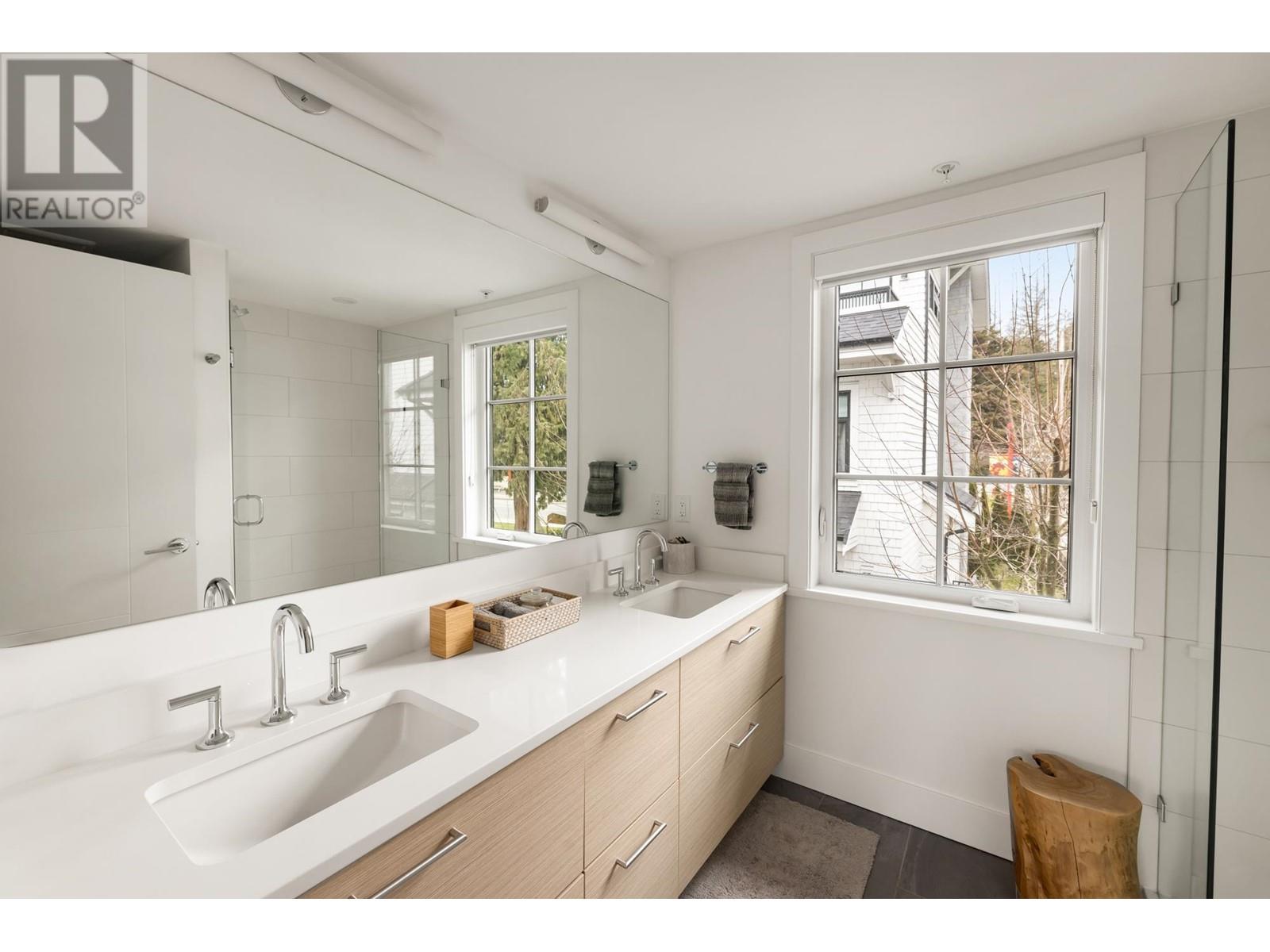 15 1133 Ridgewood Drive, North Vancouver, British Columbia  V7R 0A5 - Photo 25 - R2982716