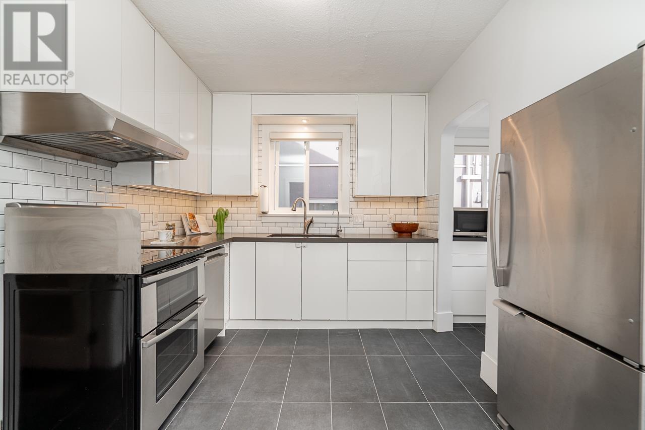 Listing Picture 11 of 40 : 948 W 22ND AVENUE, Vancouver / 溫哥華 - 魯藝地產 Yvonne Lu Group - MLS Medallion Club Member