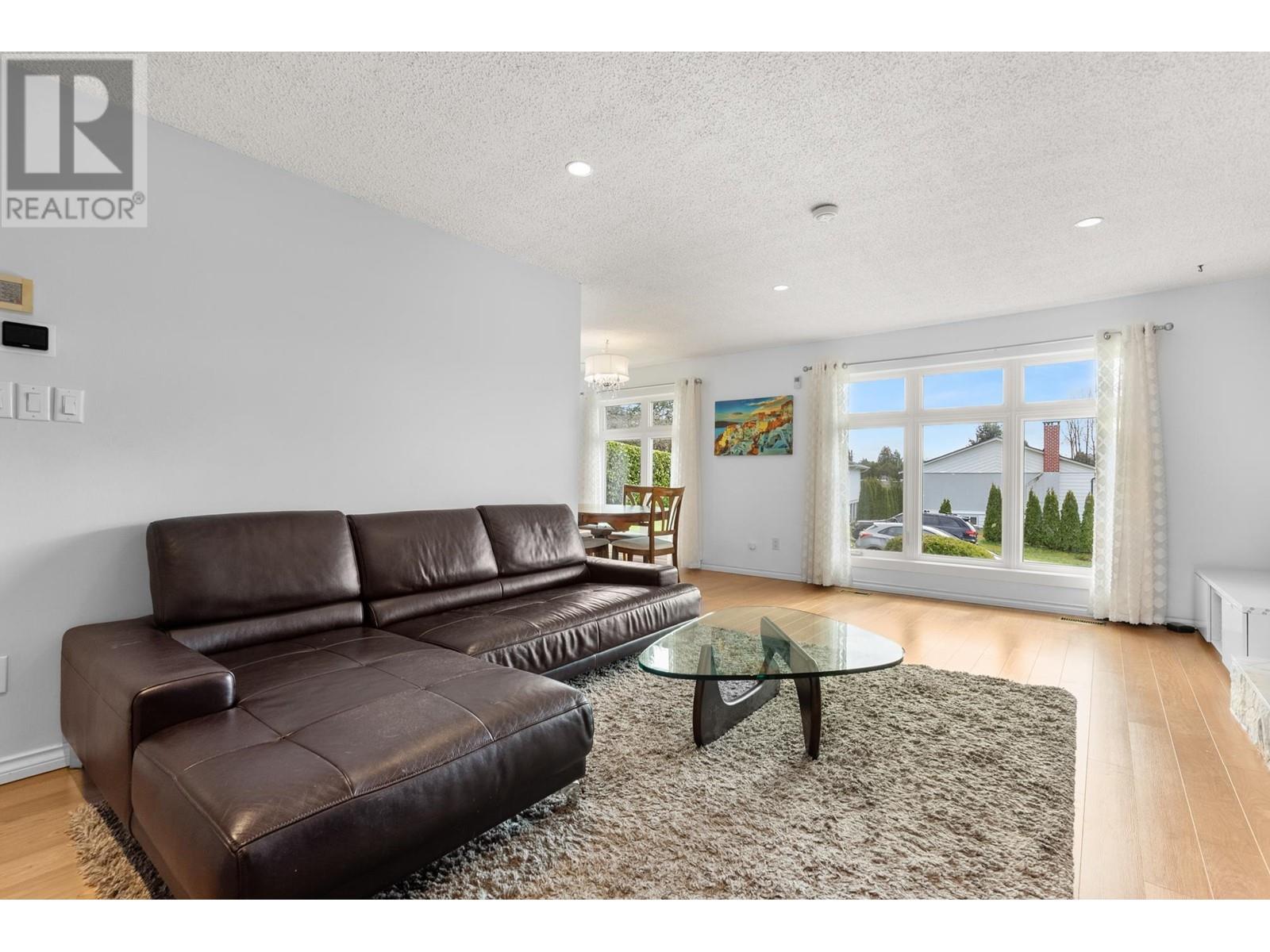 7515 Lawrence Drive, Burnaby, British Columbia  V5A 3L9 - Photo 5 - R2982397