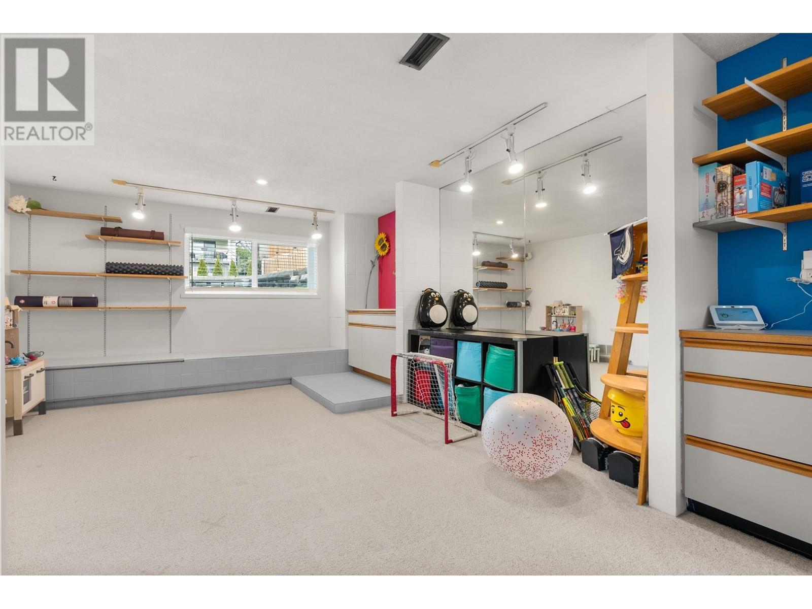 7515 Lawrence Drive, Burnaby, British Columbia  V5A 3L9 - Photo 19 - R2982397