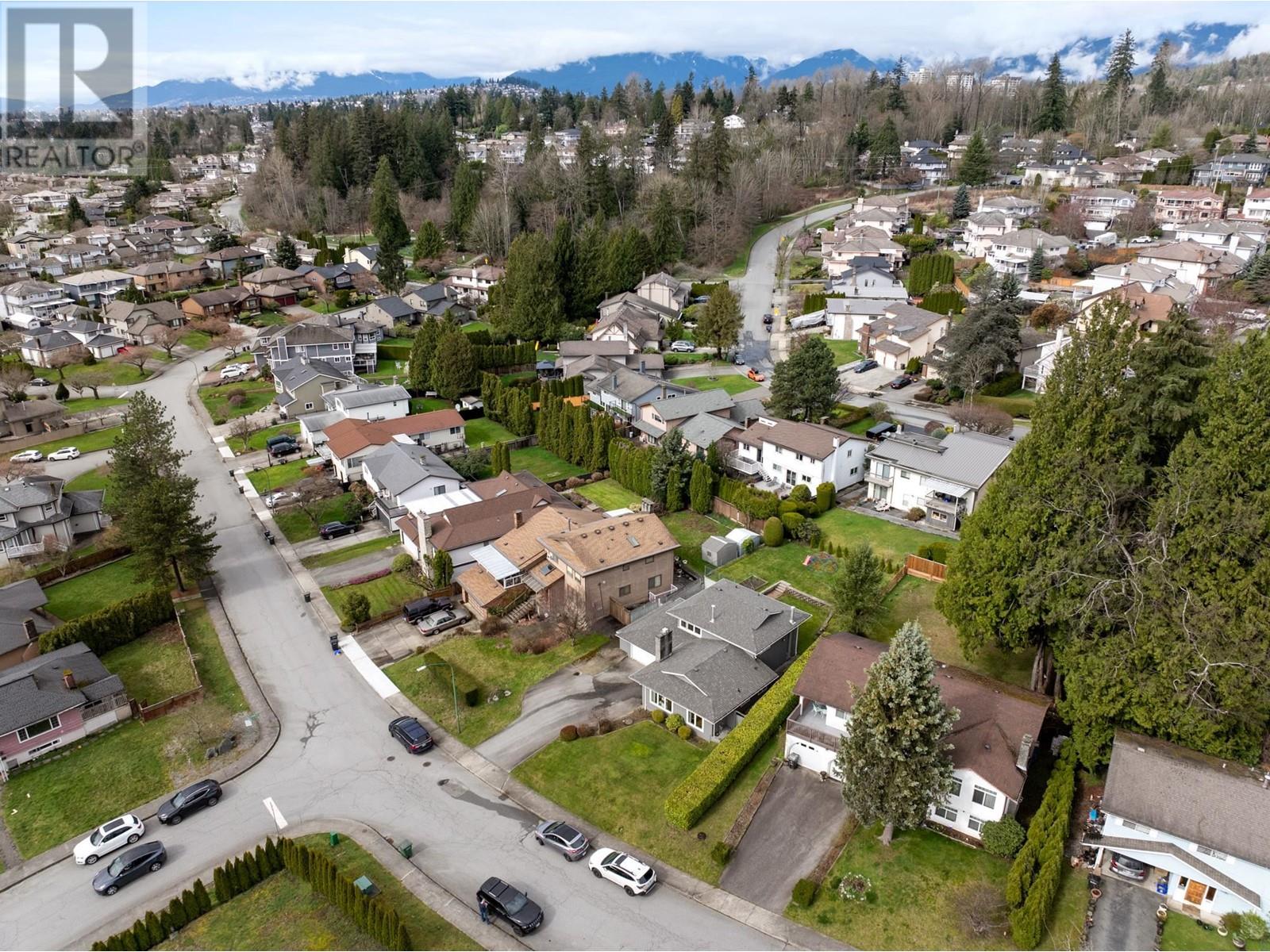 7515 Lawrence Drive, Burnaby, British Columbia  V5A 3L9 - Photo 32 - R2982397