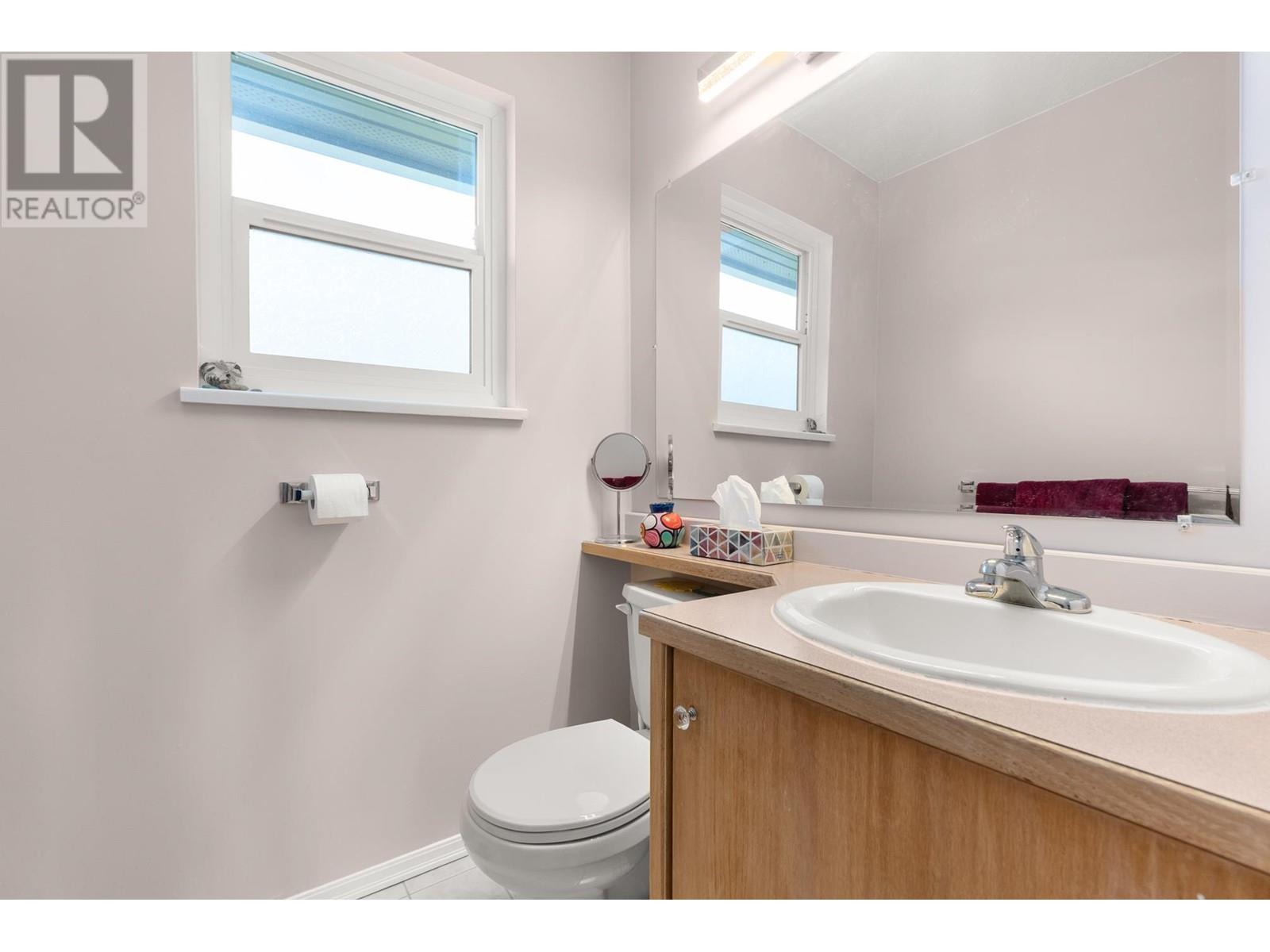 7515 Lawrence Drive, Burnaby, British Columbia  V5A 3L9 - Photo 17 - R2982397