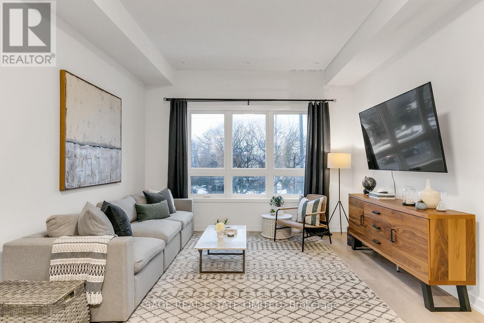 Property at 103 - 3686 ST CLAIR AVENUE E image 1