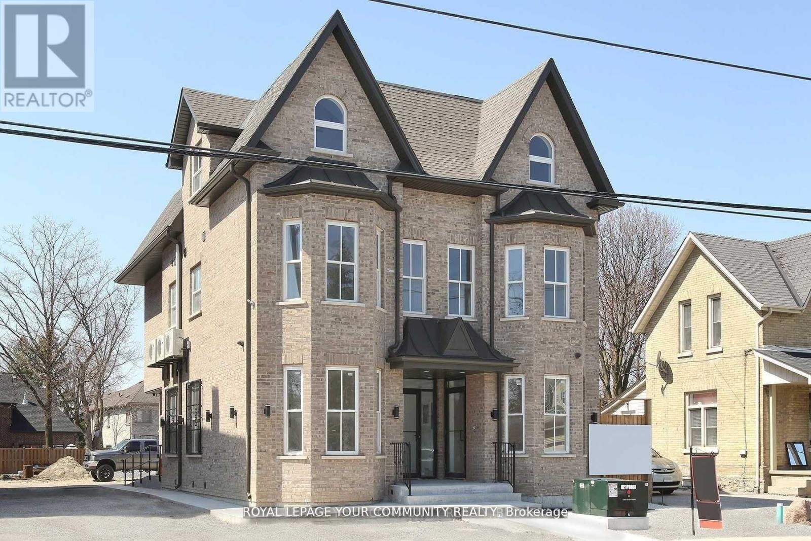Property at 352 MAIN ST N STREET image 2