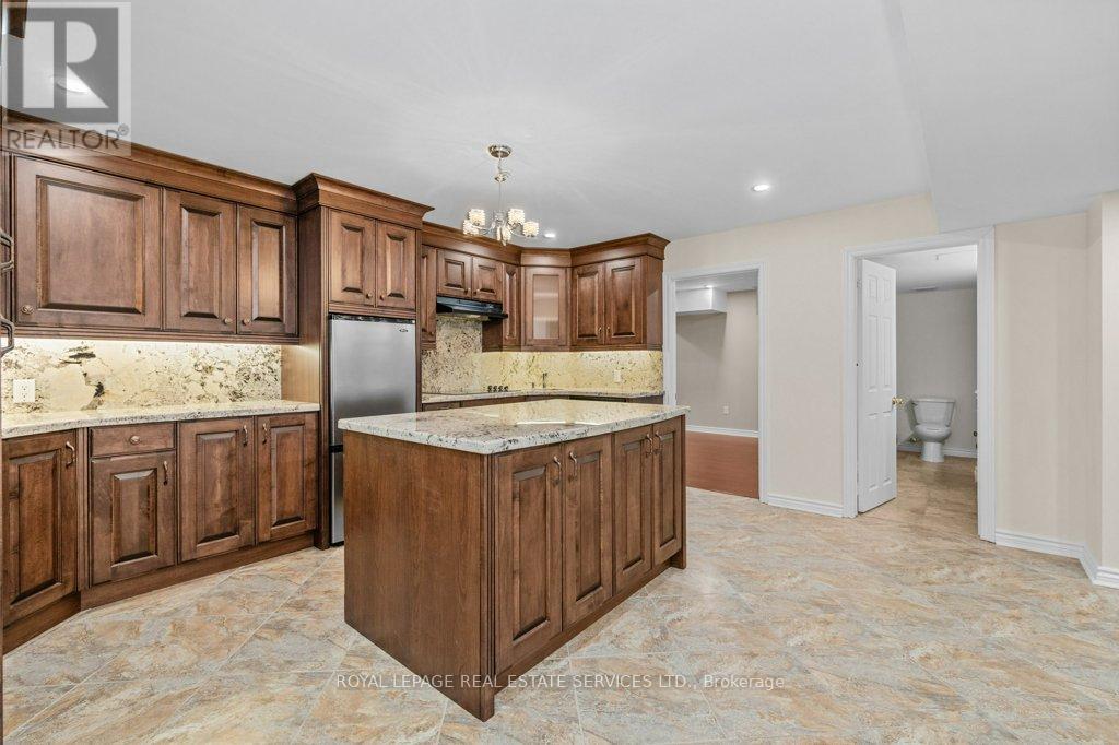 1387 Ferncrest Road, Oakville, Ontario  L6H 7W2 - Photo 29 - W12045450
