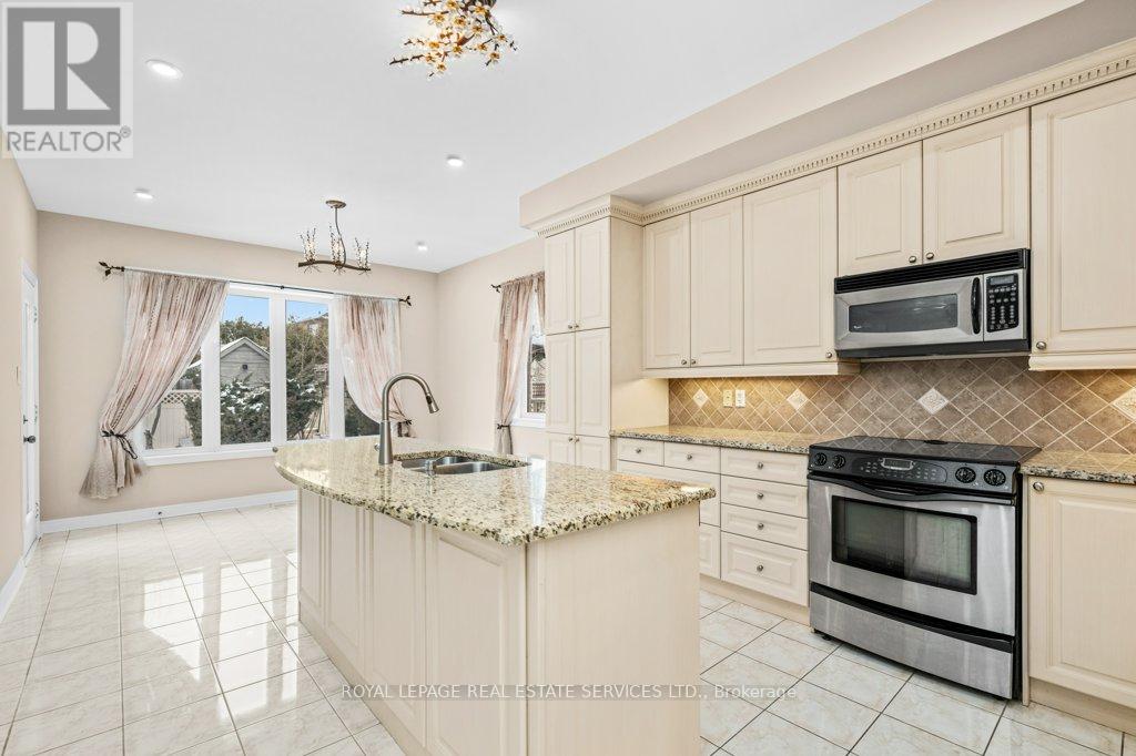 1387 Ferncrest Road, Oakville, Ontario  L6H 7W2 - Photo 9 - W12045450