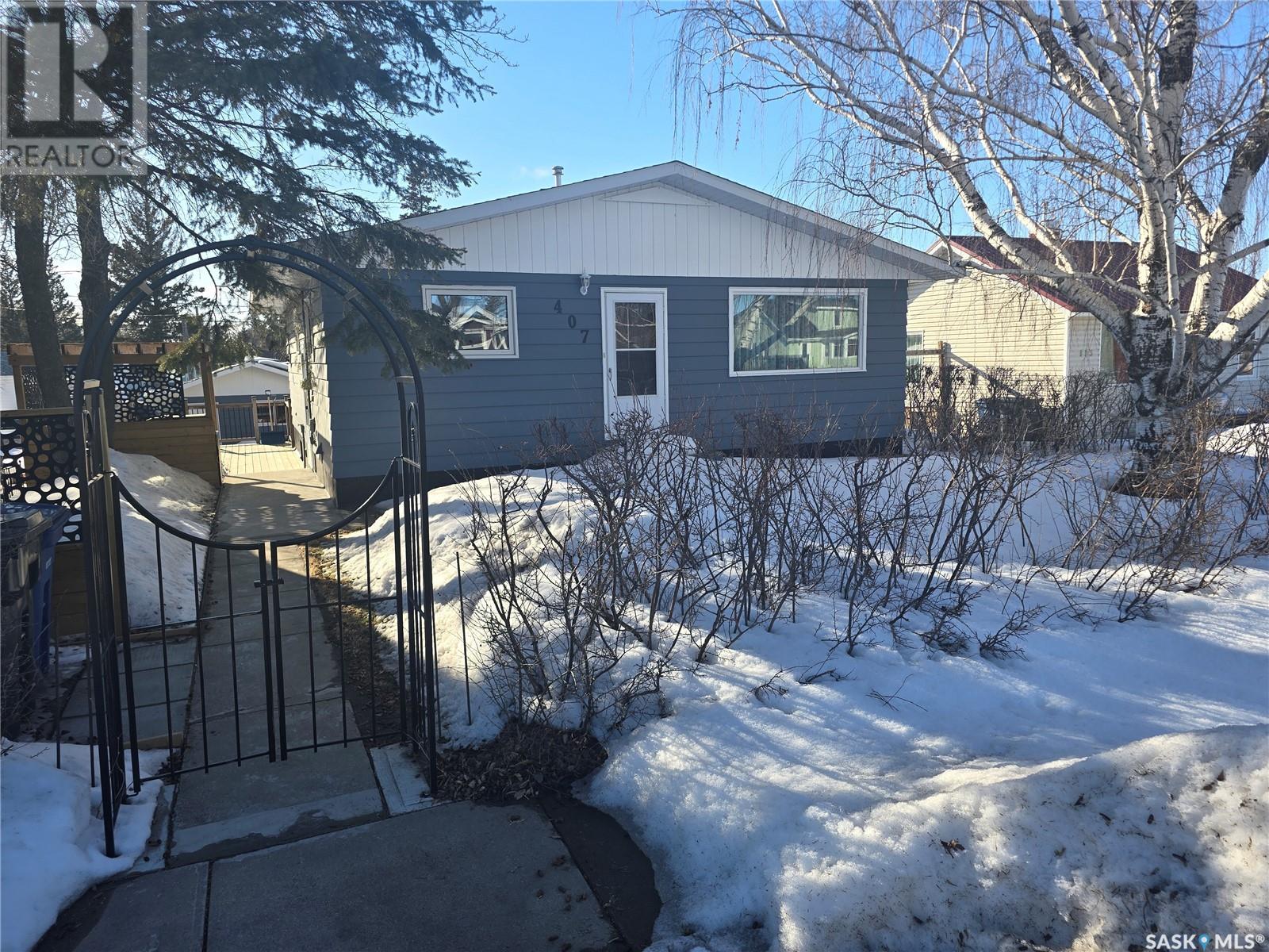 407 5th Street E, Wynyard, Saskatchewan  S0A 4T0 - Photo 2 - SK999927