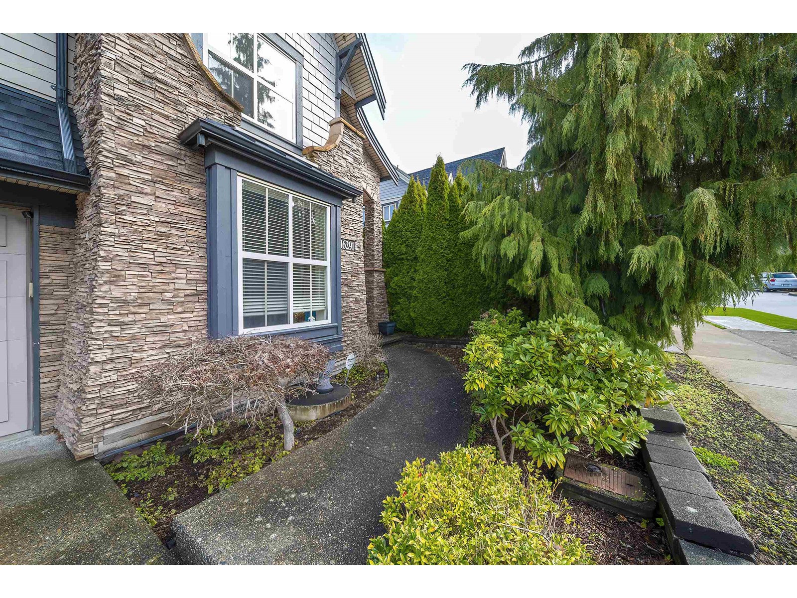 Property at 16291 26 AVENUE image 3