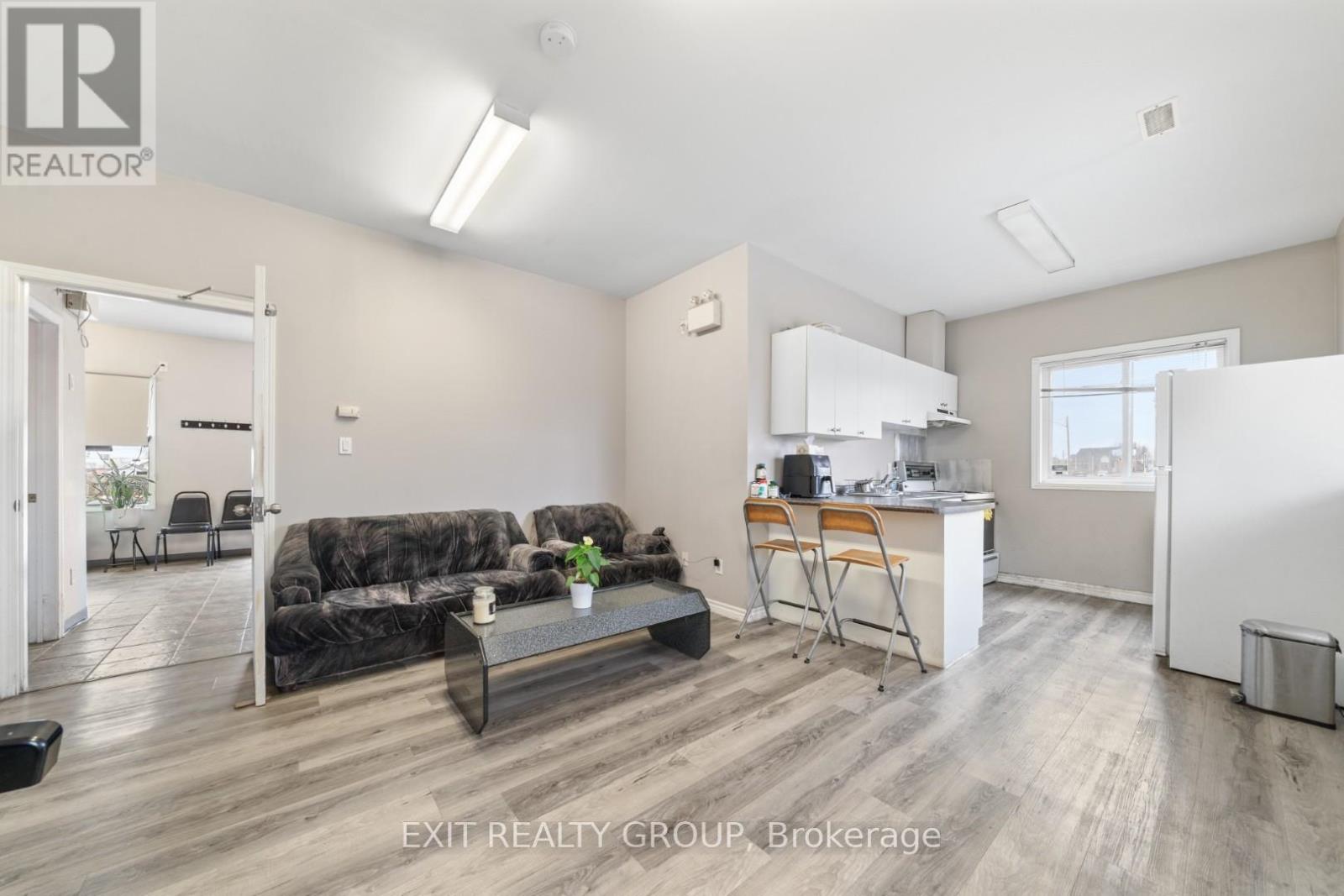 148-150 Dundas Street E, Quinte West, Ontario  K8V 1L6 - Photo 11 - X12044922