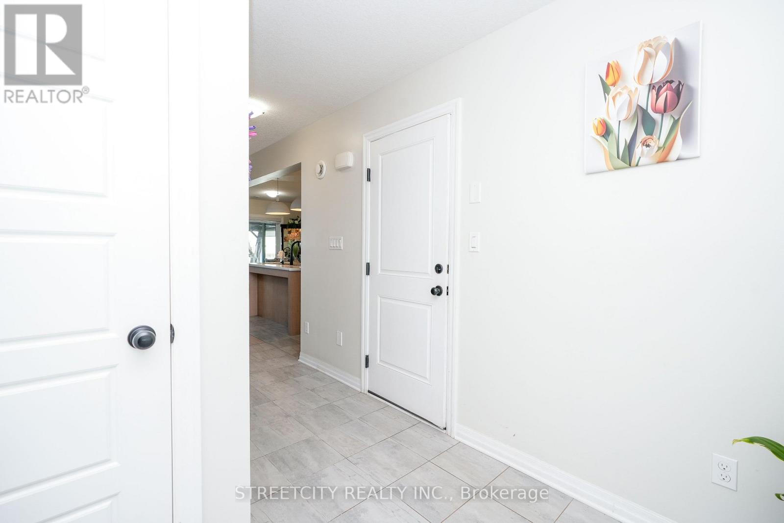 Photo 5 of 26 for 58 Honey Bend Street E