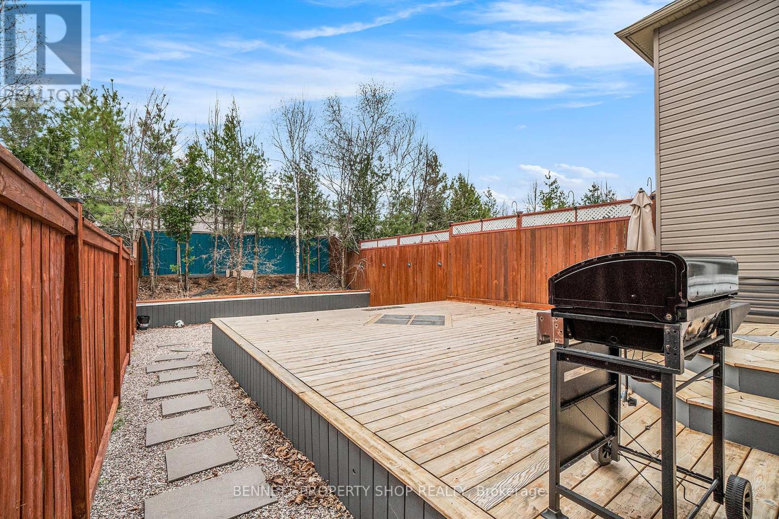 107 Bandelier Way, Ottawa, Ontario  K2S 0C3 - Photo 19 - X12045577