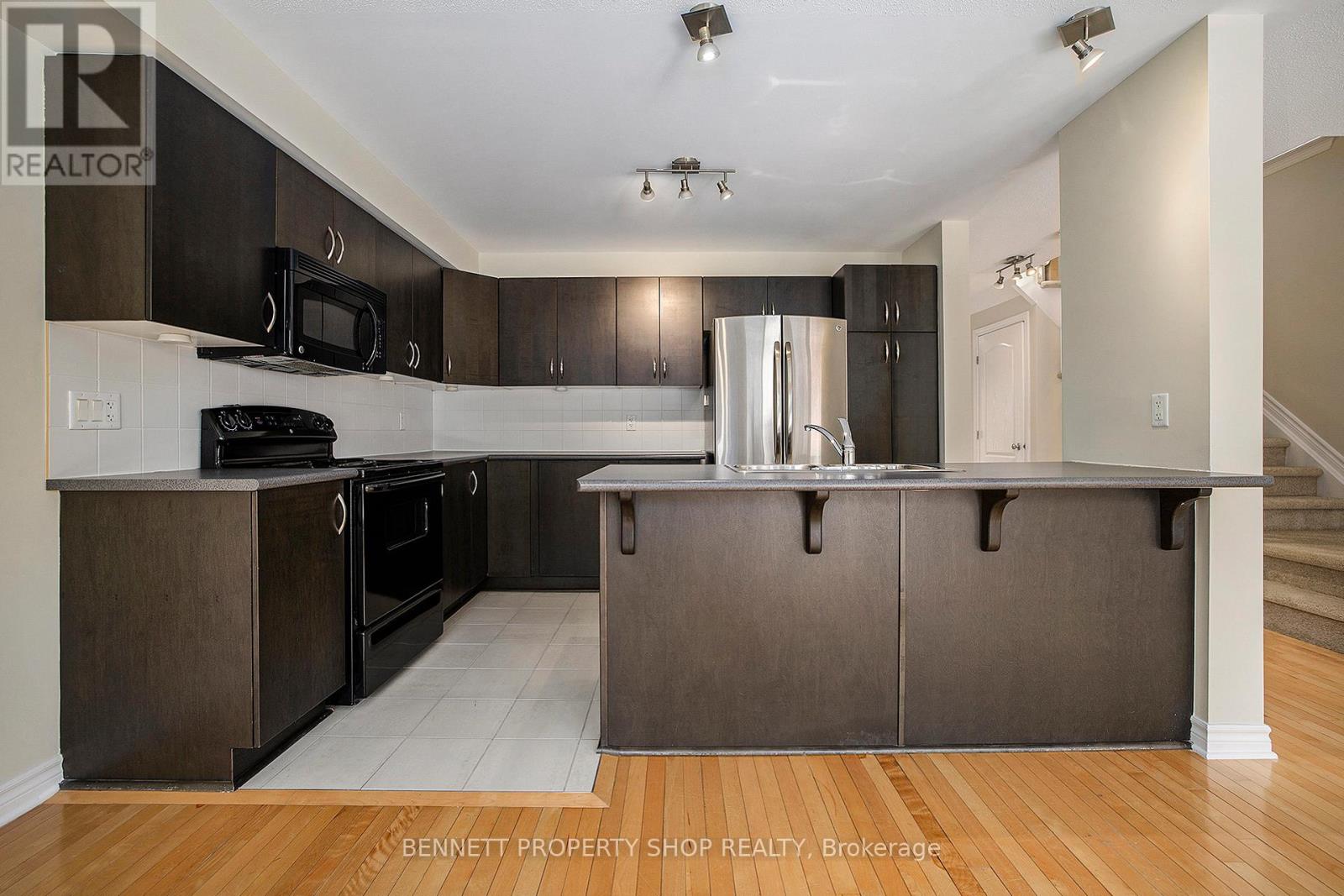 107 Bandelier Way, Ottawa, Ontario  K2S 0C3 - Photo 7 - X12045577