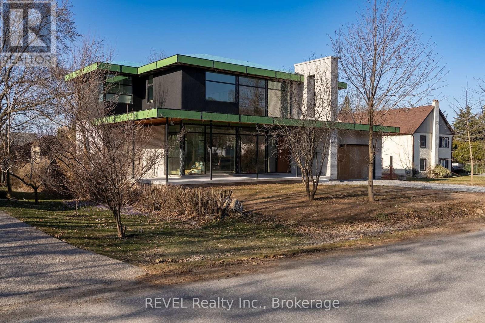 Property at 8 KENT STREET image 4