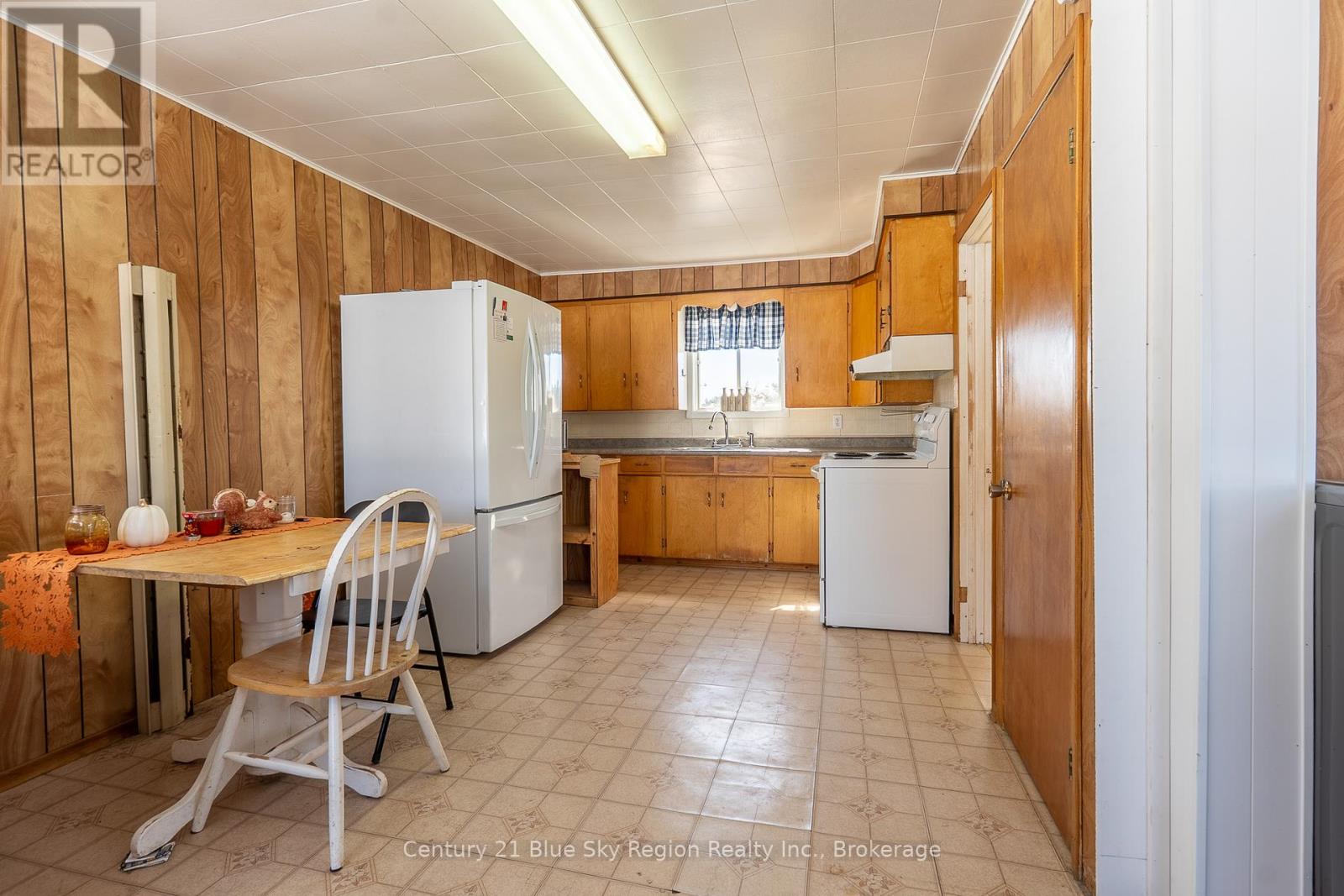 8919 Highway 64 S, St. Charles, Ontario  P0M 2W0 - Photo 2 - X12045482