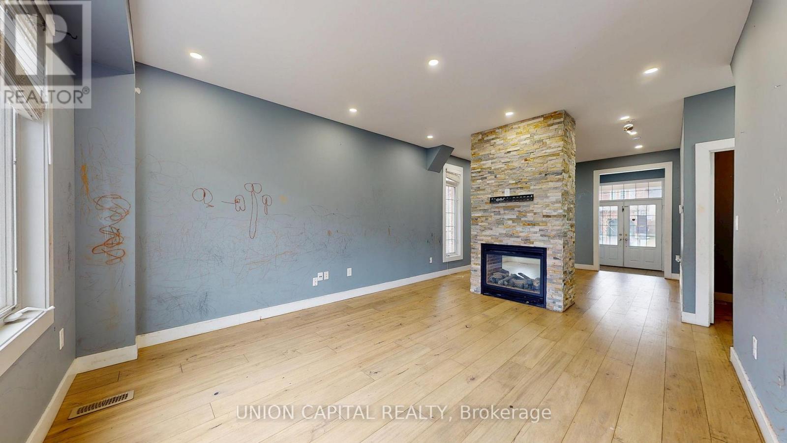 Property at 120 ELLIOTTGLEN DRIVE image 5