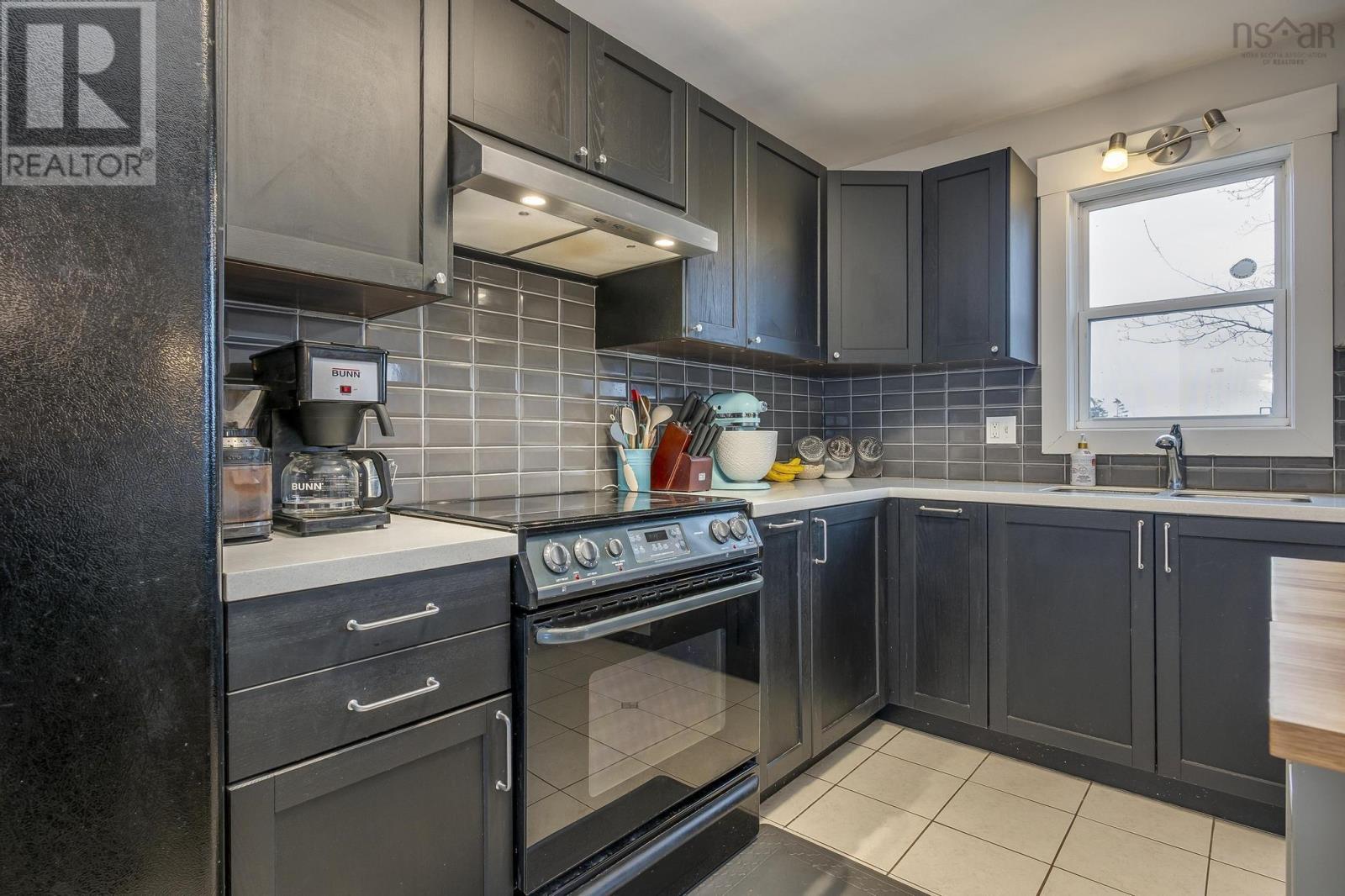 291 Charles Road, Timberlea, Nova Scotia  B3T 1N6 - Photo 12 - 202505993