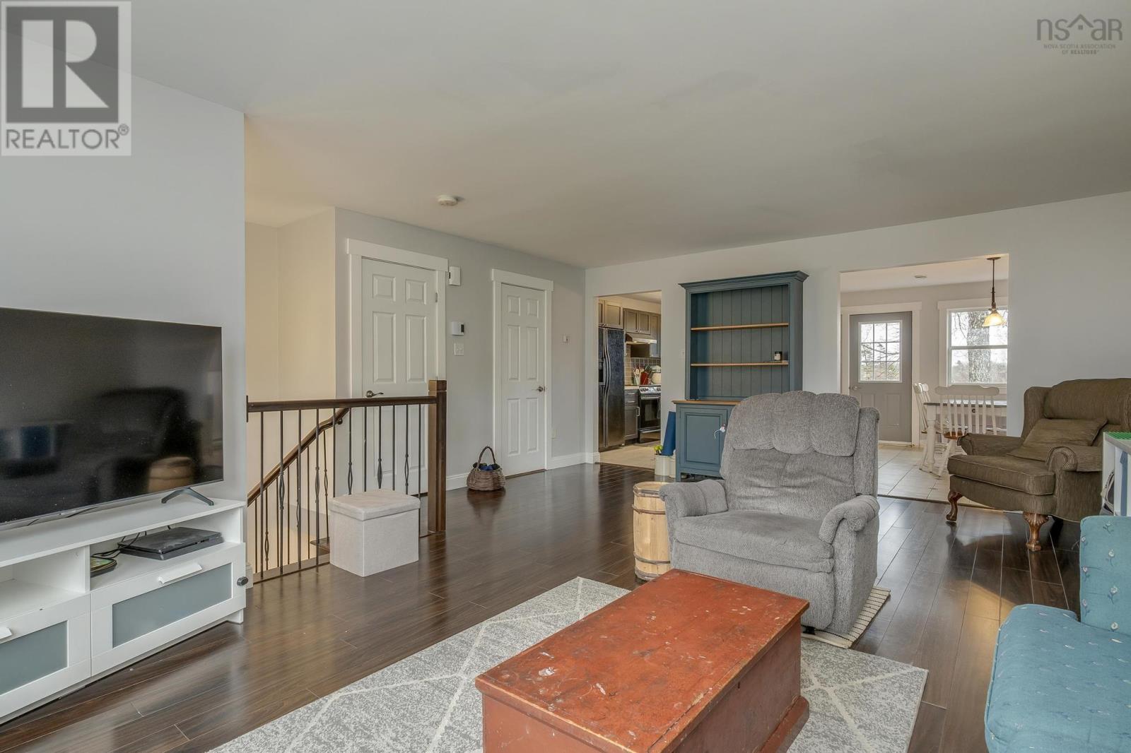 291 Charles Road, Timberlea, Nova Scotia  B3T 1N6 - Photo 5 - 202505993