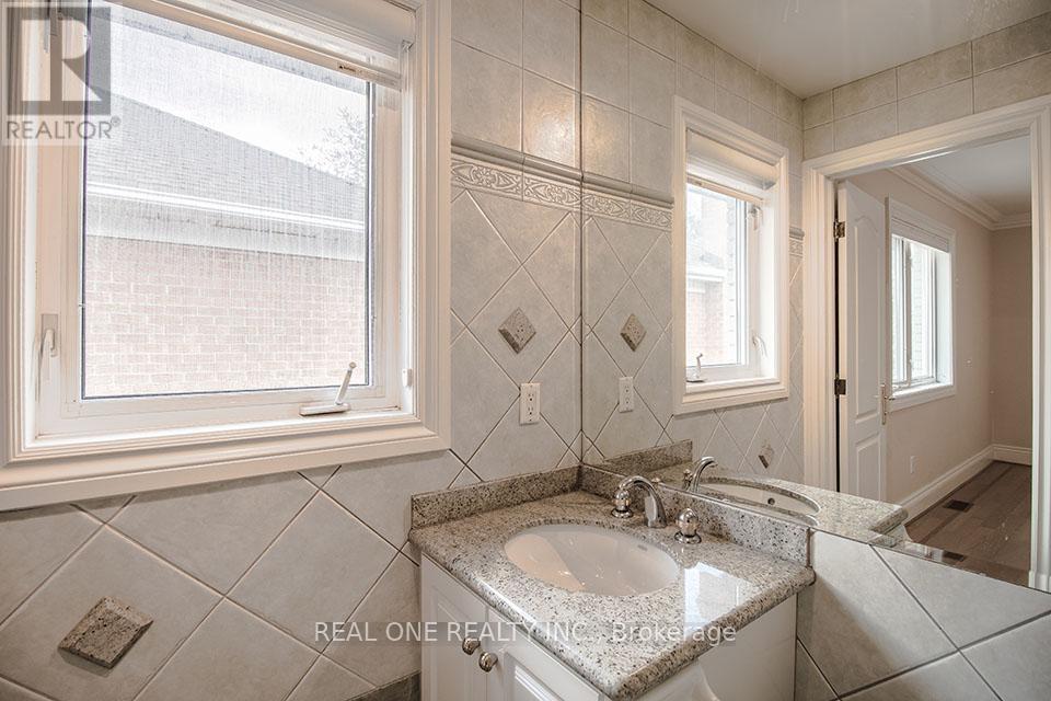 50 Yorkminster Road, Toronto, Ontario  M2P 1M3 - Photo 25 - C12045457