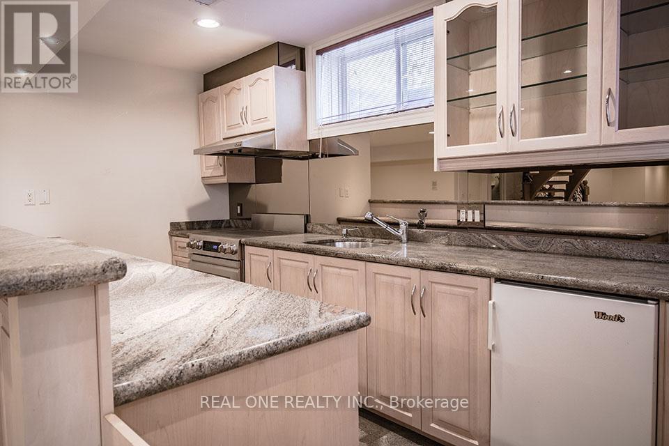 50 Yorkminster Road, Toronto, Ontario  M2P 1M3 - Photo 35 - C12045457