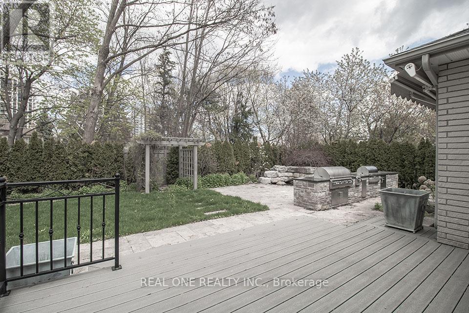 50 Yorkminster Road, Toronto, Ontario  M2P 1M3 - Photo 42 - C12045457
