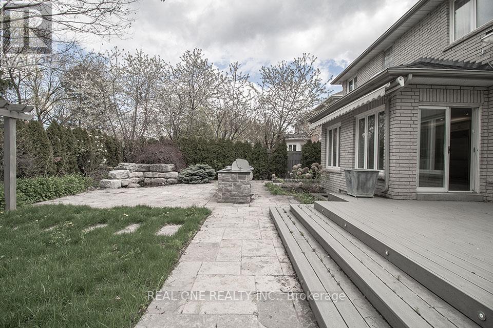 50 Yorkminster Road, Toronto, Ontario  M2P 1M3 - Photo 44 - C12045457