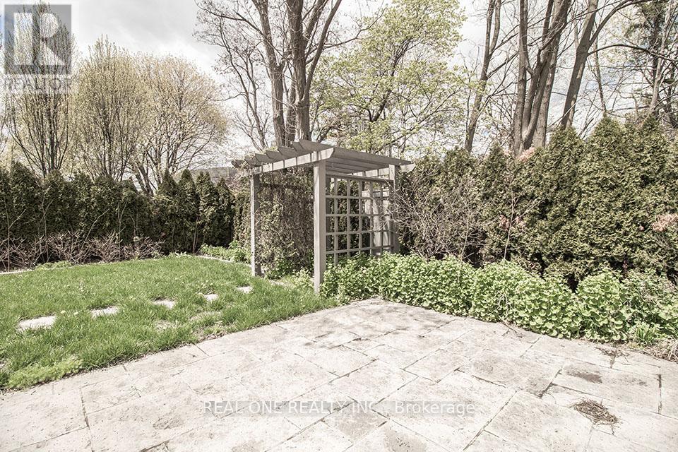 50 Yorkminster Road, Toronto, Ontario  M2P 1M3 - Photo 47 - C12045457