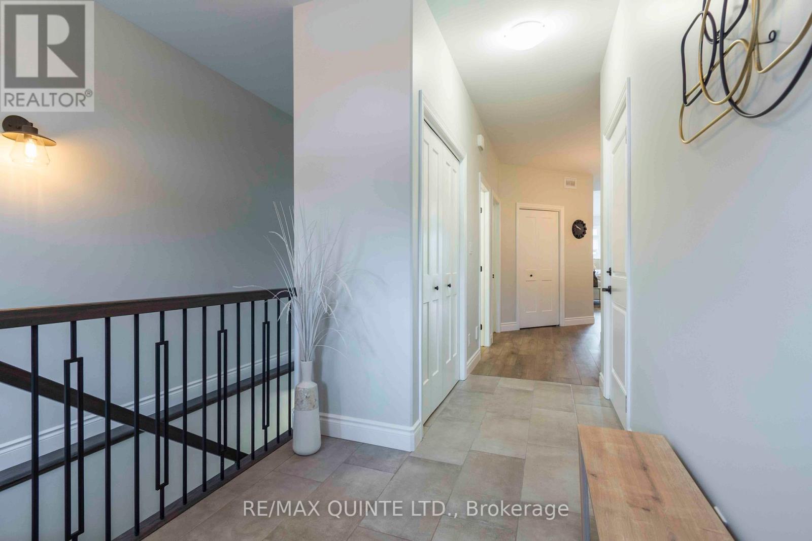 77 Raycroft Drive, Belleville, Ontario  K8N 0R5 - Photo 4 - X11985406
