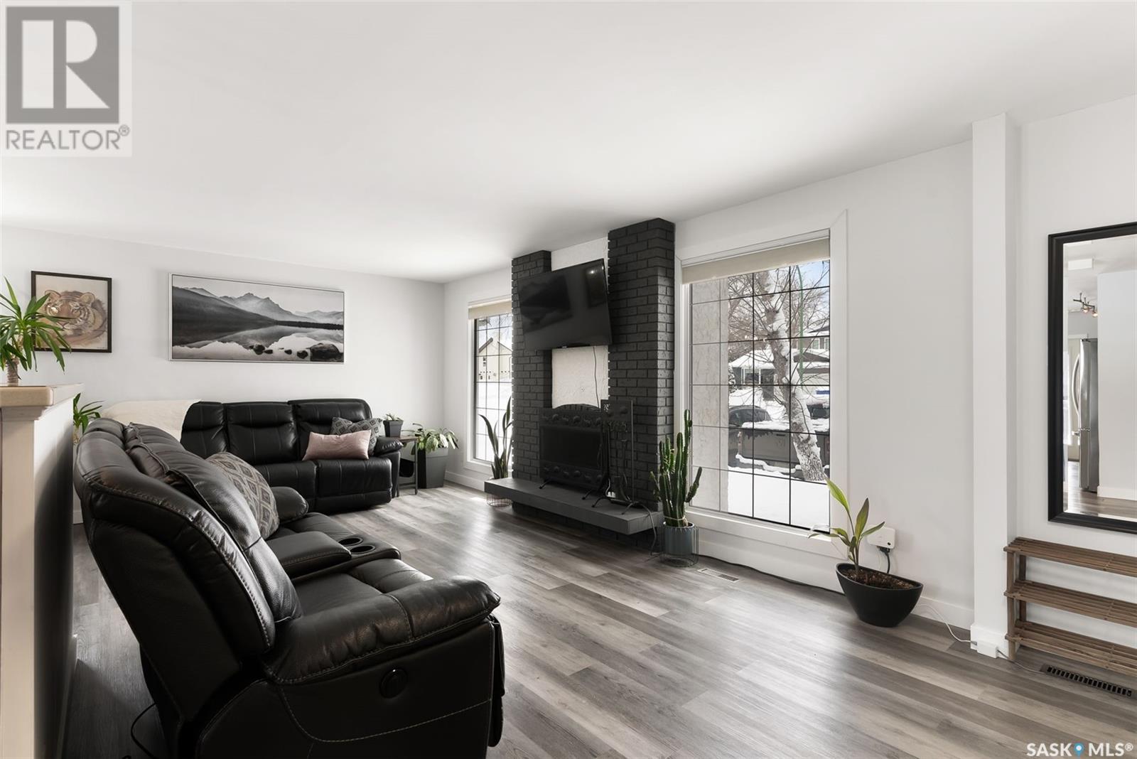 Property at 35 Sommerfeld DRIVE image 3