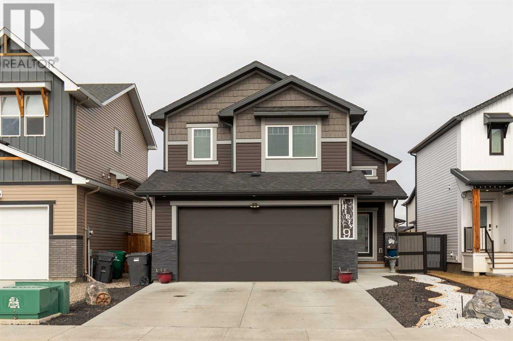Property at 39 Montrose Way W image 2