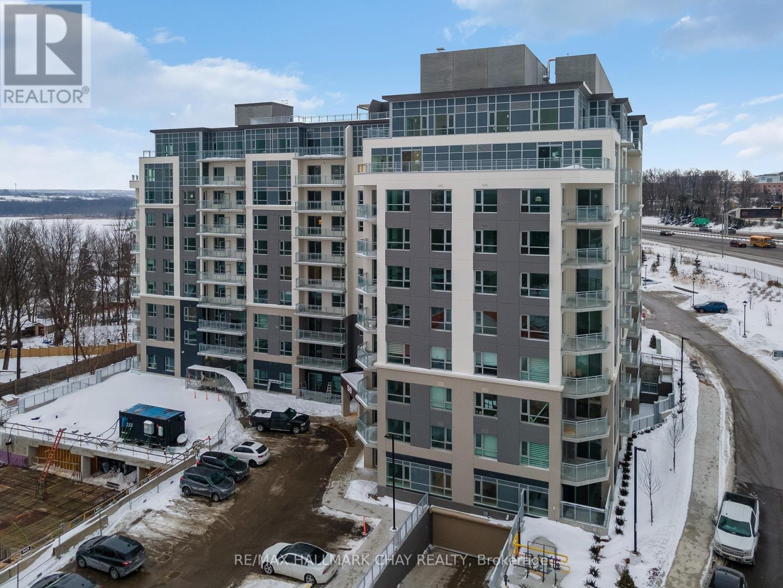 Property at 101 - 58 LAKESIDE TERRACE image 2