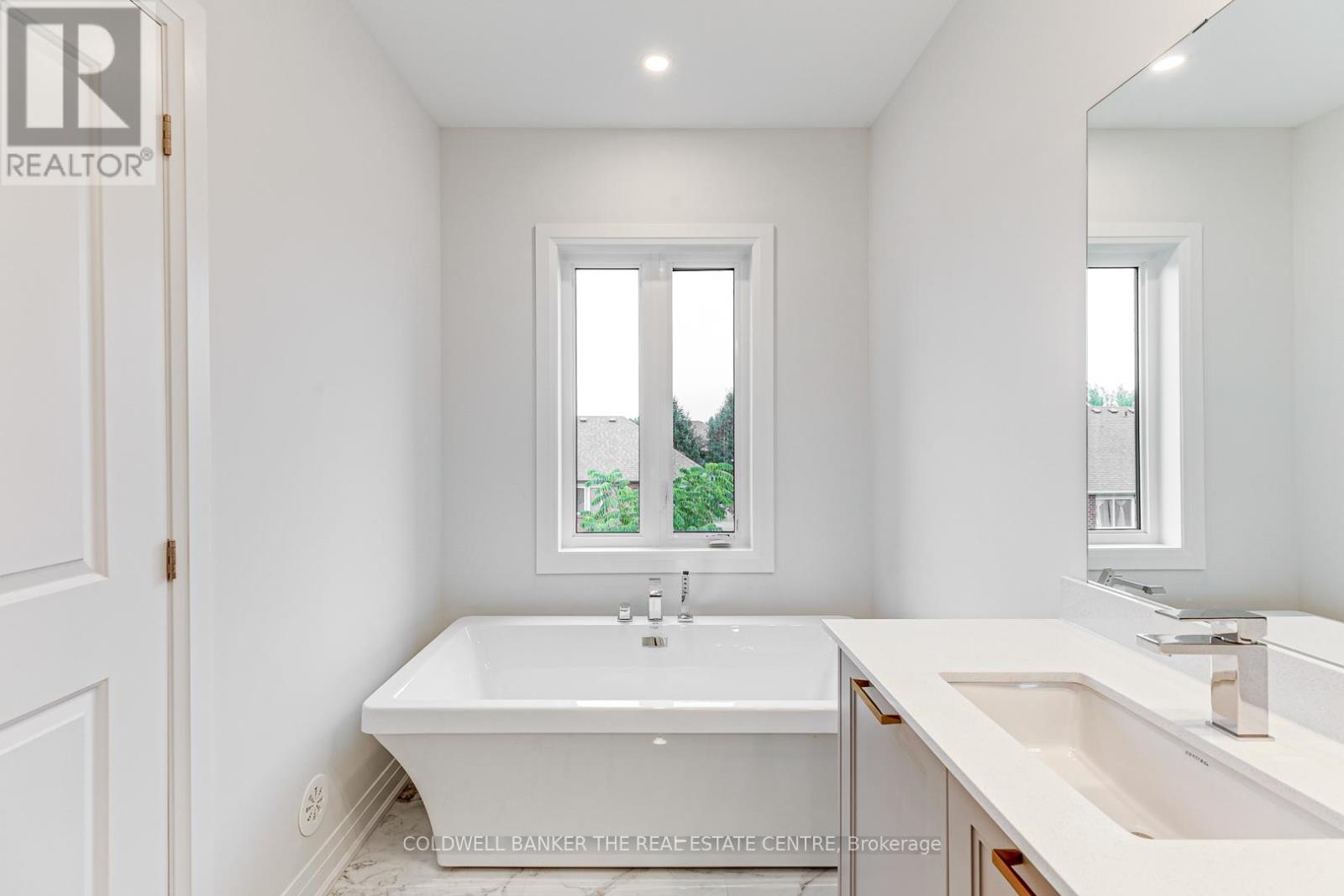 549 New England Court, Newmarket, Ontario  L3X 2Z2 - Photo 28 - N12026587
