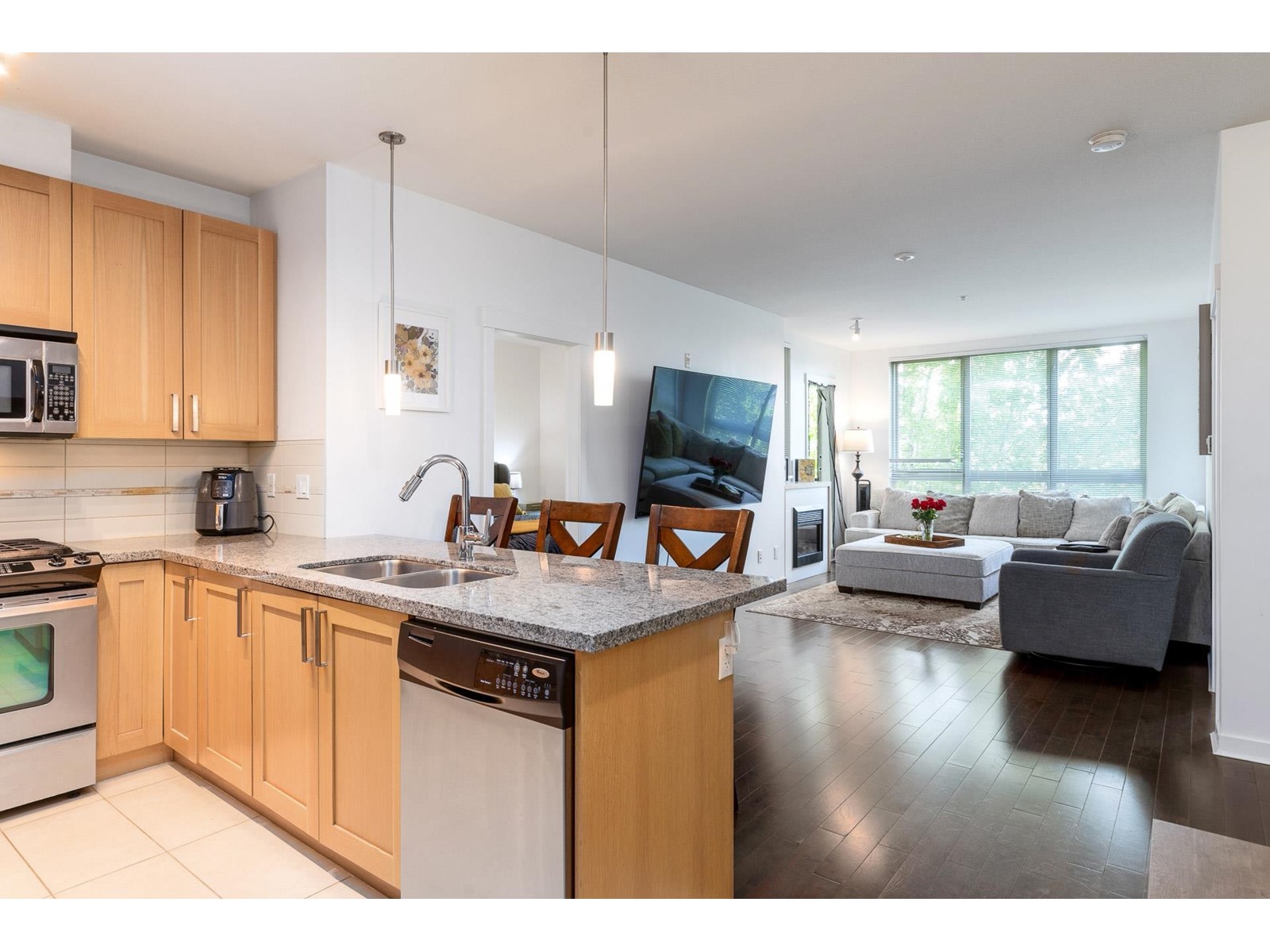 Property at 312 15918 26 AVENUE image 3