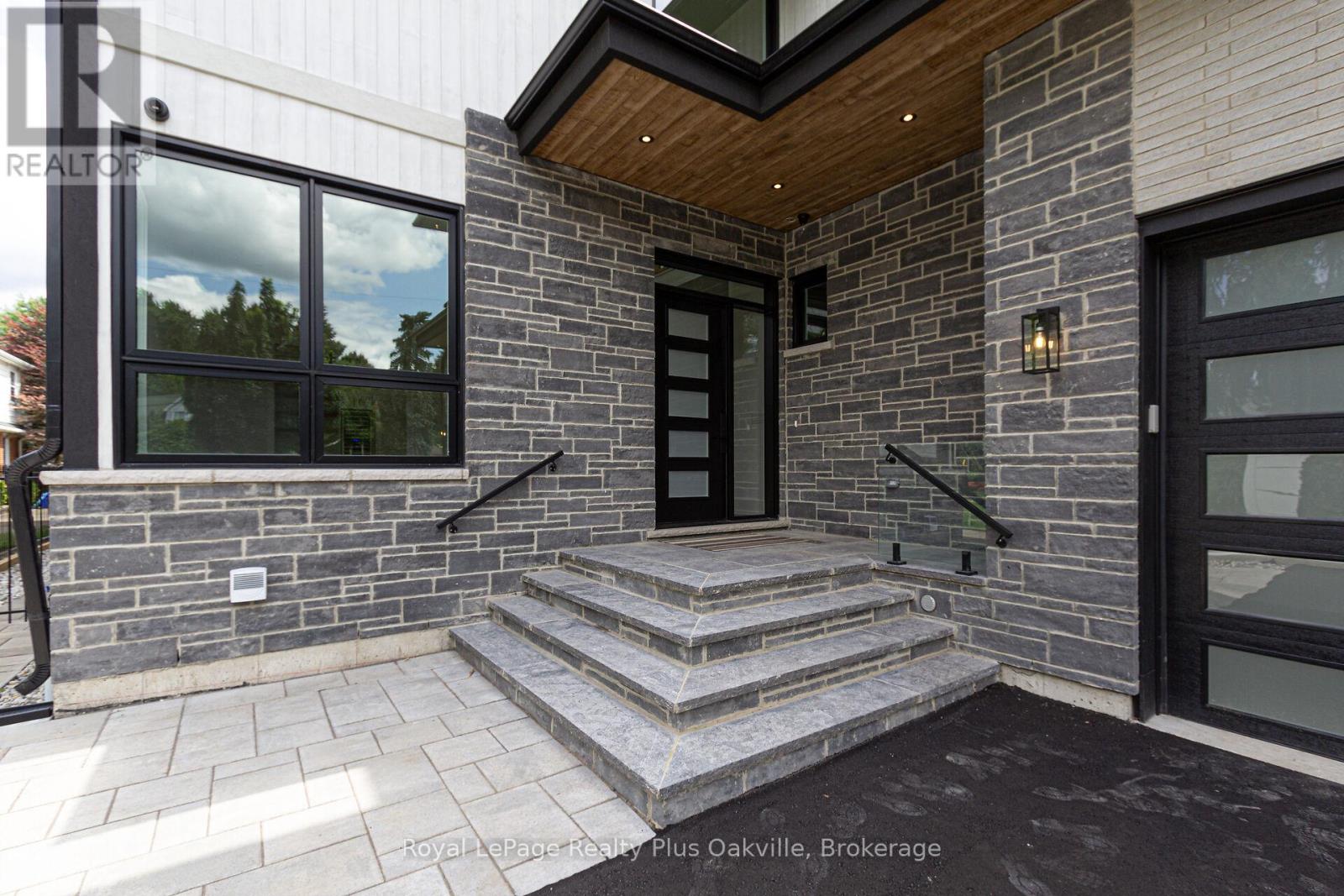 Property at 312 NORTH SHORE BOULEVARD W image 3