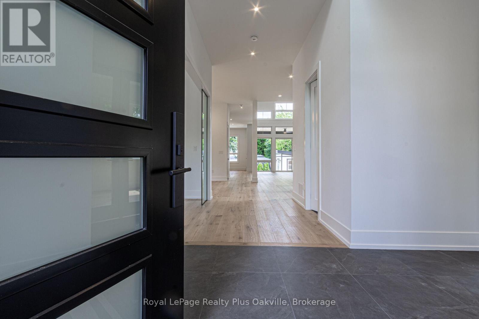Property at 312 NORTH SHORE BOULEVARD W image 4