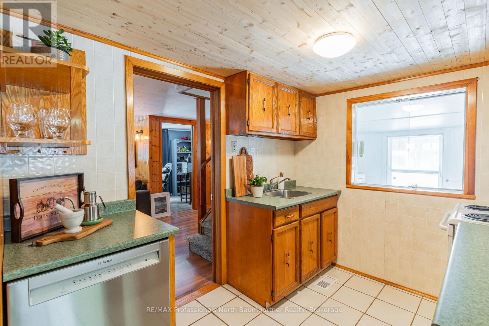 493 Bobcaygeon Road, Minden Hills, Ontario  K0M 2K0 - Photo 8 - X12045690