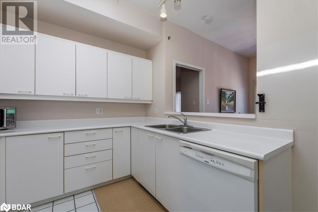 21 Kempenfelt Drive Unit# 301, Barrie, Ontario  L4M 1B8 - Photo 11 - 40710286