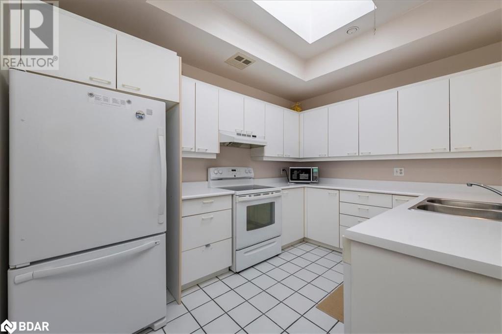 21 Kempenfelt Drive Unit# 301, Barrie, Ontario  L4M 1B8 - Photo 13 - 40710286