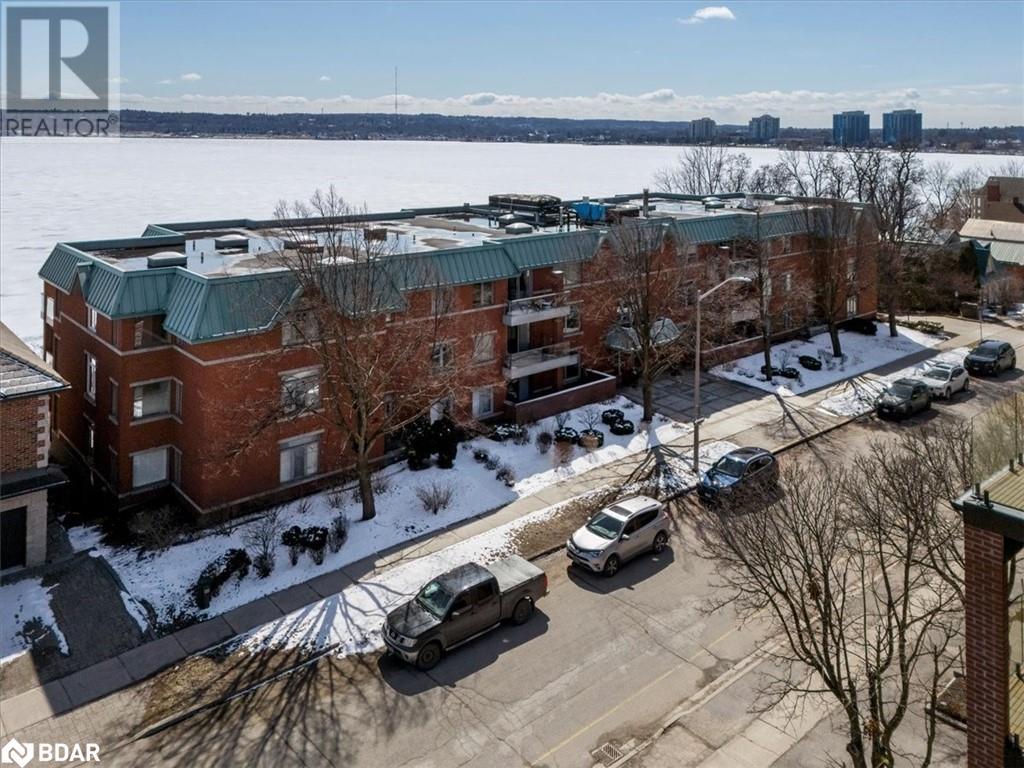 21 Kempenfelt Drive Unit# 301, Barrie, Ontario  L4M 1B8 - Photo 2 - 40710286